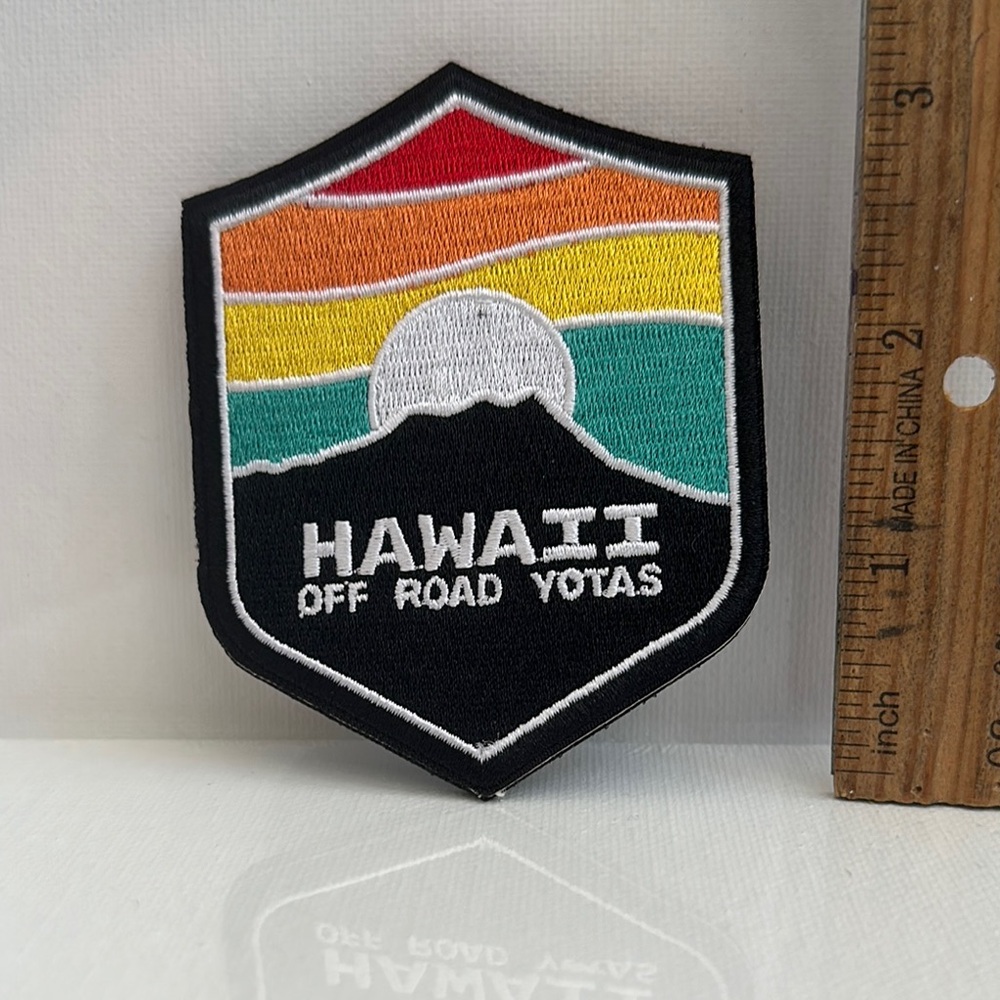 Hawaii Off Road Yotas Embroidered Patch - Multicolor